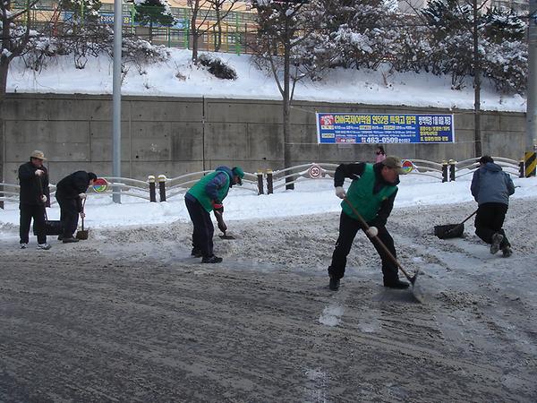 2010년 1~3월중 제설작업 모습 사진