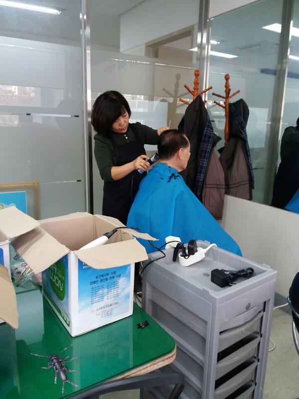 노인 무료 이미용 봉사 활동 (구월2동) 사진