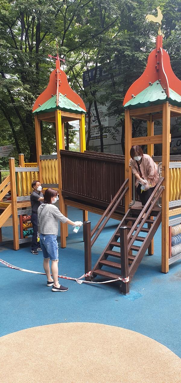 만수4동, 공동체소모임 비누꽃사랑나무 방역활동 사진