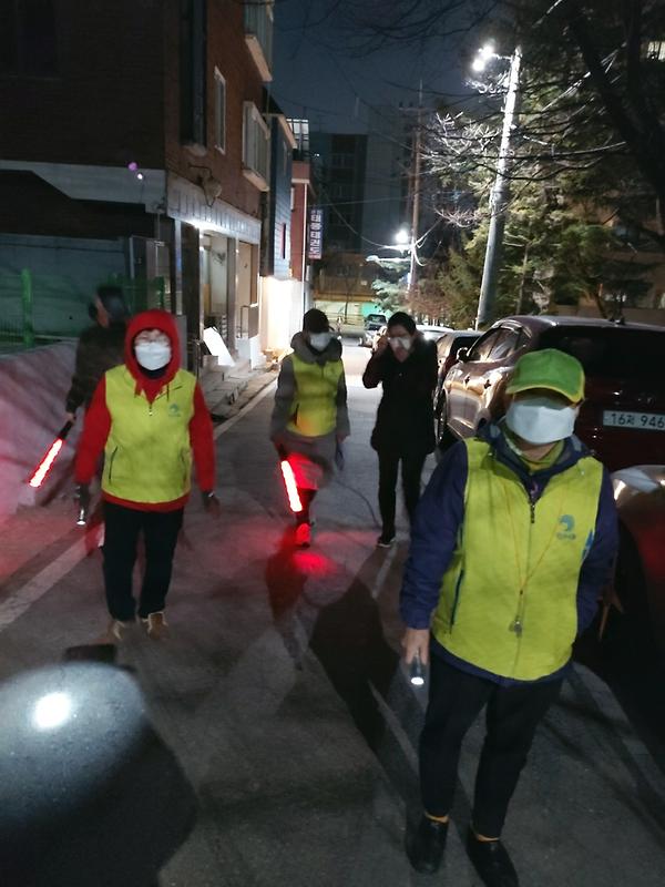 만수4동, 방범 취약지 방범 활동(인수사랑회) 사진