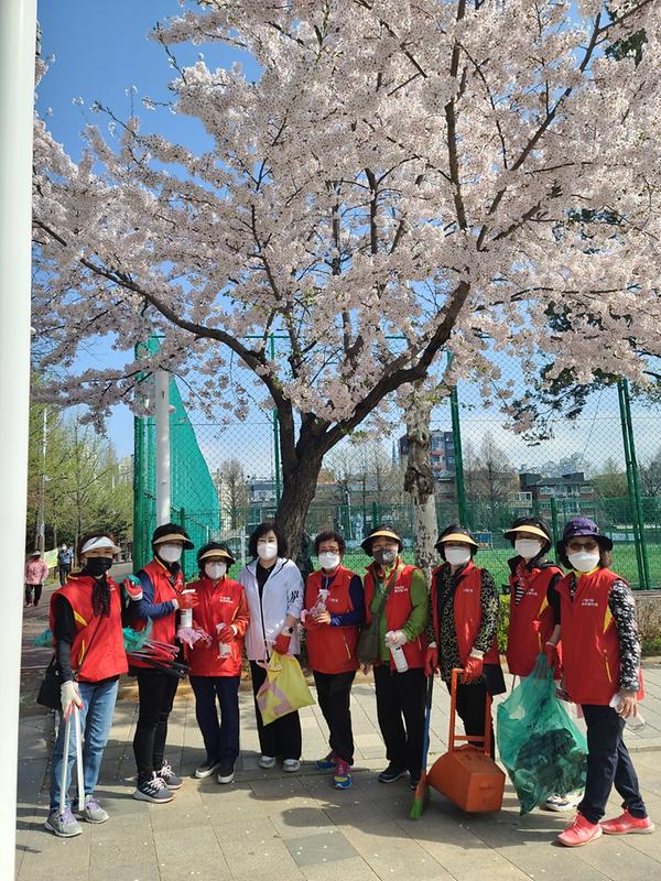 구월2동 통장협의회, 구월근린체육공원 방역 및 청소 사진