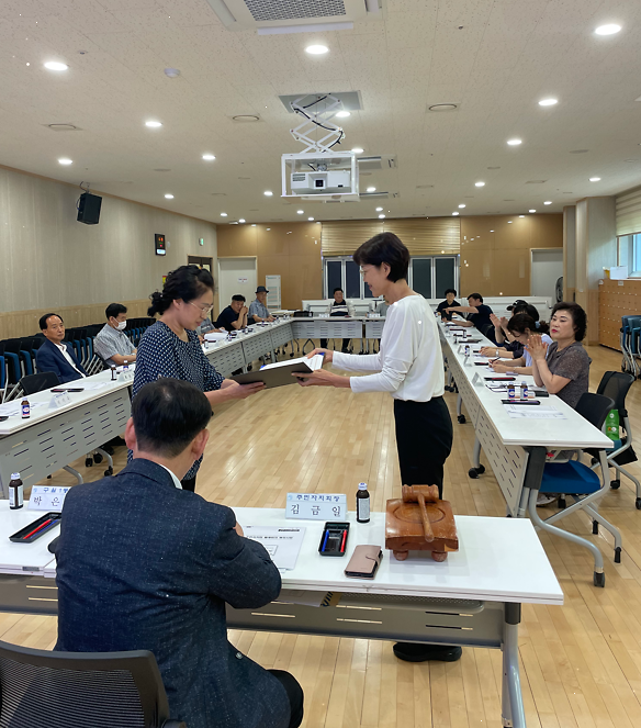 신규 위원 위촉 사진
