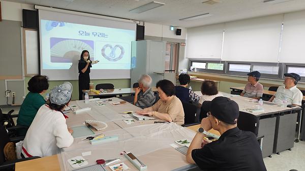 구월2네 다(多)락(樂)방 9월 첫번째 활동_공예 체험 사진