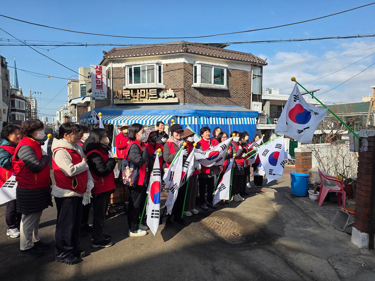 3.1_맞이_태극기_게양_활동_(4).jpg 이미지