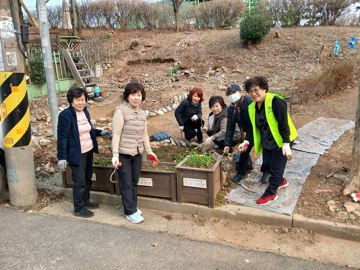 봄_맞이_초화_식재_4.jpg 이미지