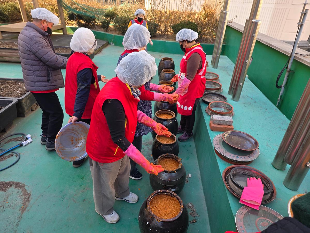 사랑의전통장담그기행사_(5).jpg 이미지