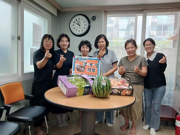 만수3동 통장자율회 경로당에 과일지원으로 감동 선사 사진