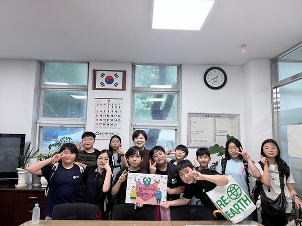동방초 5-3반 학생들, 알뜰시장 바자회 수익금과 성금으로 따뜻한 나눔실천 사진