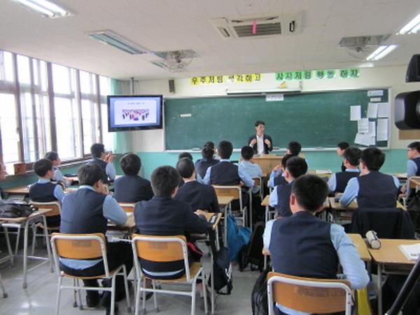 북한에서 온 이웃과의 만남 사진